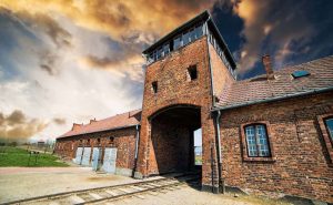 visit auschwitz