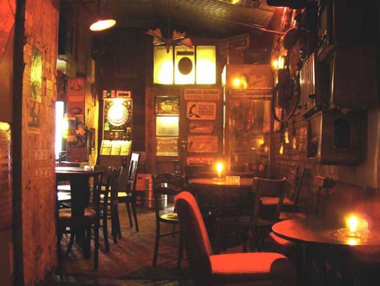 krakow_or_warsaw_nightlife krakow_or_warsaw_nightlife