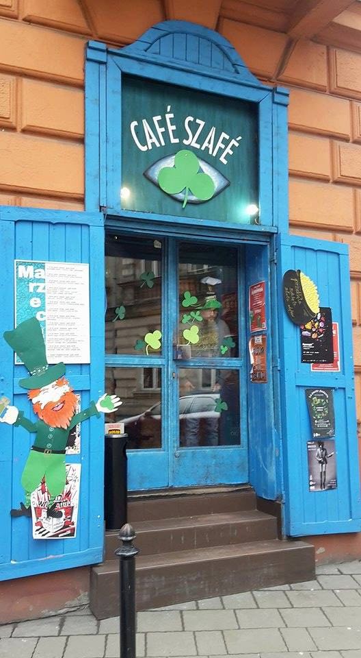 what-to-visit-in-krakow-cafe what-to-visit-in-krakow-cafe