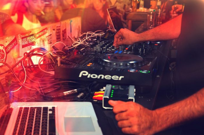 krakow-nightlife-dj