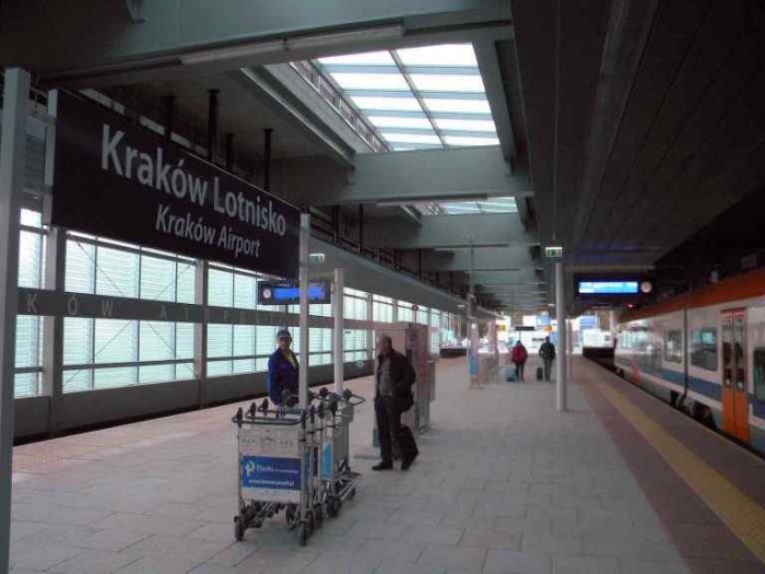 krakow-airport-train