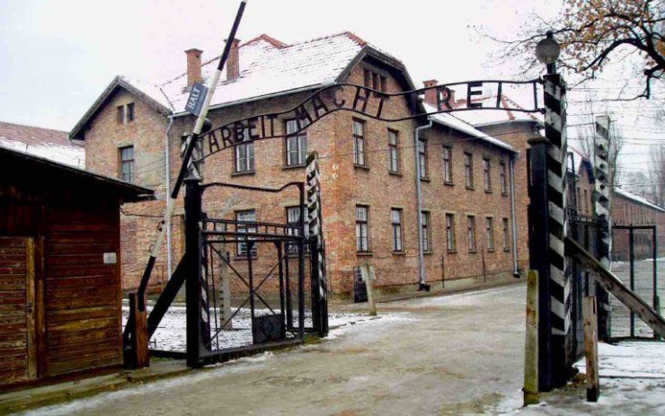 krakow-day-tours-auschwitz