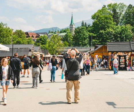From Krakow: Zakopane Day Trip with Thermal Pools & Gubałówka Funicular Ride