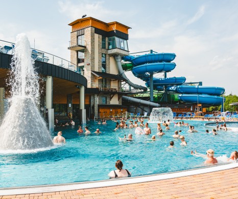 From Krakow: Zakopane Day Trip with Thermal Pools &amp; Gubałówka Funicular Ride