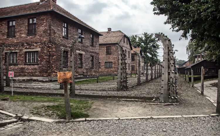Auschwitz Tours - wire Auschwitz Tours - wire