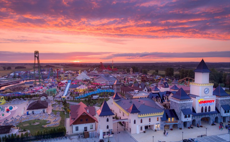 Enjoy sunset over Energylandia with our ticket