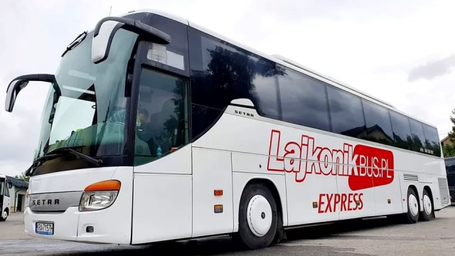Auschwitz Shuttle - Kraków to Auschwitz Museum 